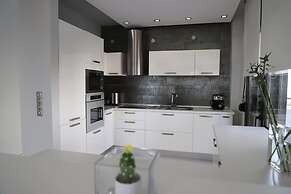 Heaven Horizon Villa - Ethereal and Blissful Gem