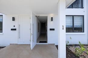 Lancaster Mews 1