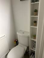 House - Central Stamford - Sleeps 4 - Parking