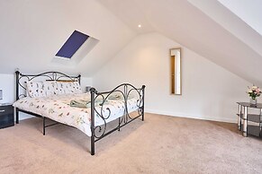 Host Stay 2b Hamilton Road