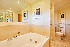 Host Stay Lodge 32