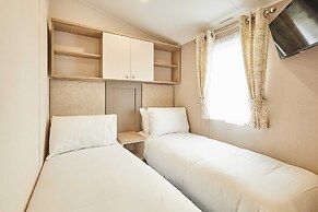 Host Stay Stag Lodge