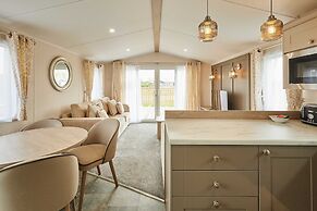 Host Stay Stag Lodge