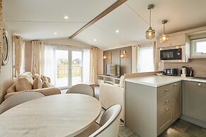 Host Stay Stag Lodge