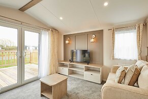 Host Stay Stag Lodge
