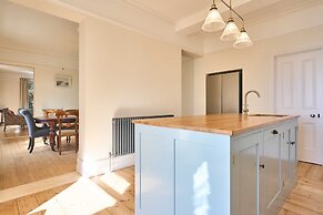 Host Stay Lavengro