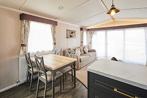 Host Stay Tommy s Lodge
