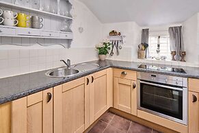 Host Stay Wistermead Cottage