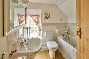 Host Stay Wistermead Cottage