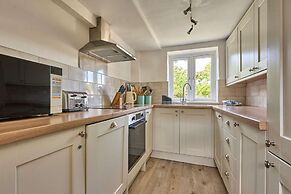 Host Stay Teal Cottage