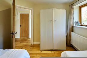 Host Stay The Tiled Cottage