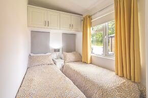 Host Stay Hazel Retreat