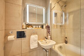 Host Stay Apartment 8