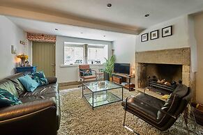 Host Stay Lower Cross Lee Cottage