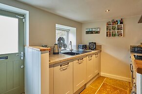 Host Stay Lower Cross Lee Cottage