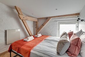 Lion Apartments - Santorini Studio