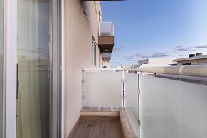 Spacious 2BR Podium Marina near Valletta