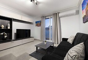 Spacious 2BR Podium Marina near Valletta