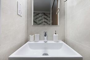 Spacious 2BR Podium Marina near Valletta