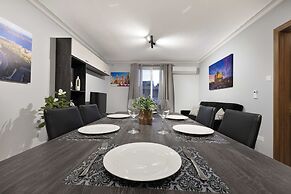 Spacious 2BR Podium Marina near Valletta