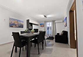 Spacious 2BR Podium Marina near Valletta