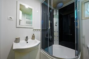 Holiday Cottage no. 1A With Private Jacuzzi