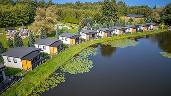 Single-story Holiday Home by the Pond no. 3