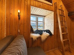 Traditional Cabin with Sea View