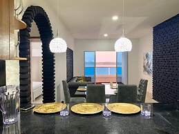Duplex Penthouse With Private Jacuzzi!