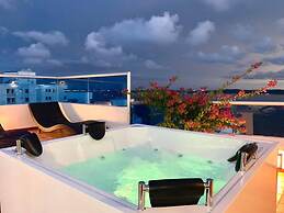 Duplex Penthouse With Private Jacuzzi!