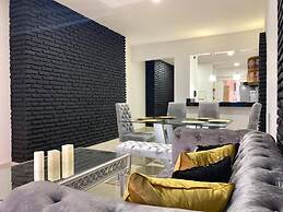 Duplex Penthouse With Private Jacuzzi!