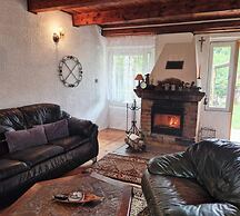 Lakeside Holiday Villa, Private Garden