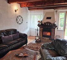 Lakeside Holiday Villa, Private Garden