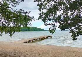 Lakeside Holiday Villa, Private Garden