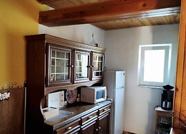 Lakeside Holiday Villa, Private Garden