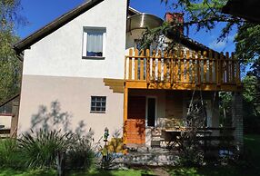Lakeside Holiday Villa, Private Garden