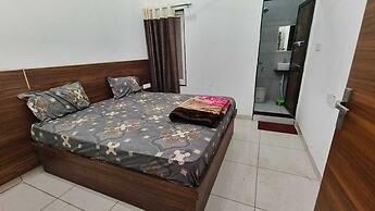 Hotel Reengus Raj