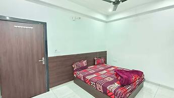 Hotel Reengus Raj