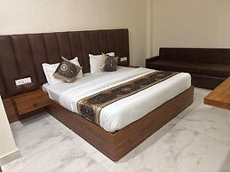 Hotel Amrit Gold