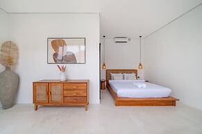 White Manta Villa