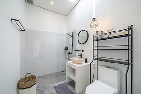 White Manta Villa