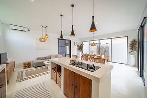 White Manta Villa