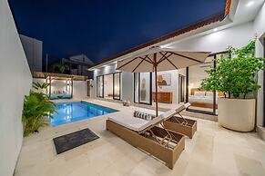 White Manta Villa