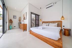 White Manta Villa