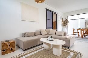 White Manta Villa