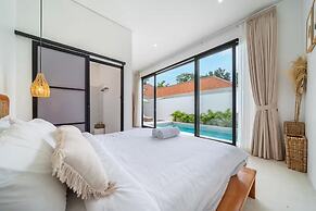 White Manta Villa