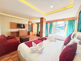 Darjeeling Hotel Dolma Golden
