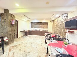 Darjeeling Hotel Dolma Golden