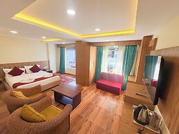 Darjeeling Hotel Dolma Golden