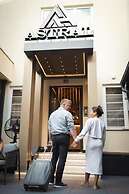 Hotel Astral